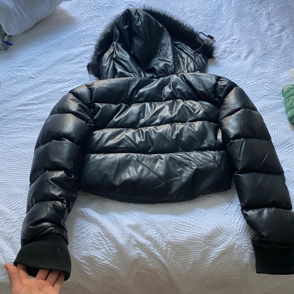 The Kooples Paris cropped puffer jacket. - Picture 3 of 7